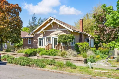 263 Oak Street Ashland OR 97520