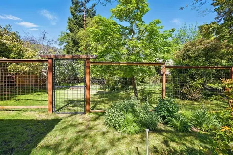 263 Oak Street Ashland OR 97520