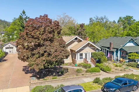 263 Oak Street Ashland OR 97520