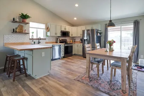 486 NE Quince Avenue Redmond OR 97756