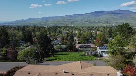 1924 Mohawk Street Ashland OR 97520