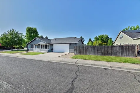850 Mendolia Way Central Point OR 97502