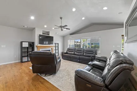 850 Mendolia Way Central Point OR 97502
