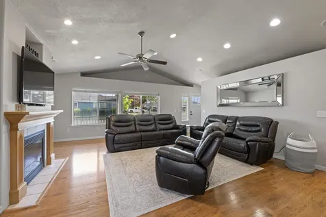 850 Mendolia Way Central Point OR 97502