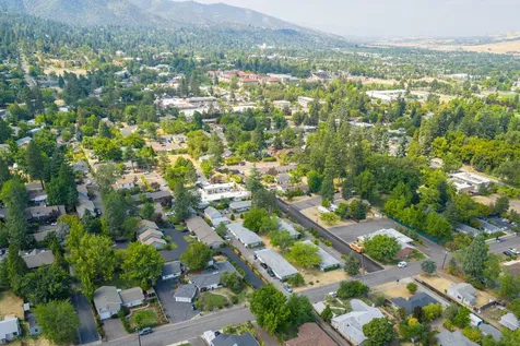 635 Park Street Ashland OR 97520