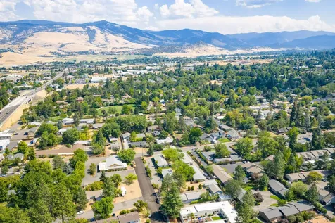 635 Park Street Ashland OR 97520