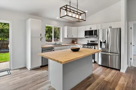 2655 NW 15th Street Redmond OR 97756
