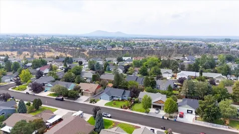 2655 NW 15th Street Redmond OR 97756