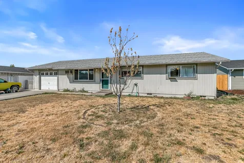 179 N Deanjou Avenue Eagle Point OR 97524
