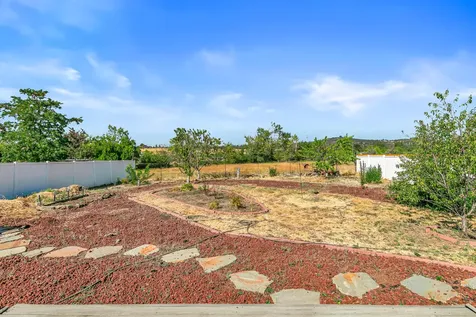 179 N Deanjou Avenue Eagle Point OR 97524