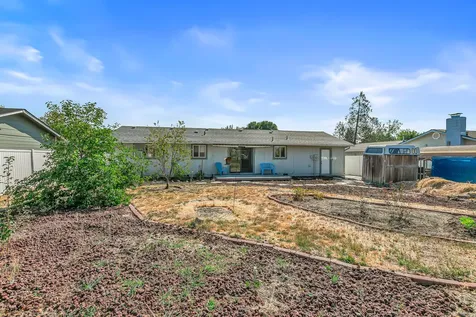 179 N Deanjou Avenue Eagle Point OR 97524