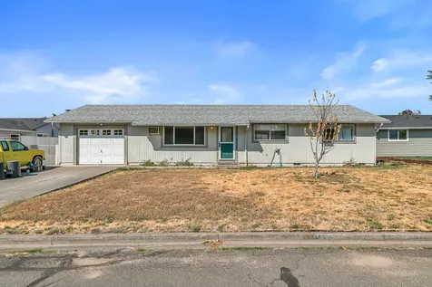 179 N Deanjou Avenue Eagle Point OR 97524