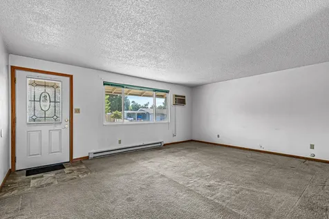 179 N Deanjou Avenue Eagle Point OR 97524