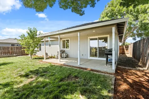 2110 Lara Lane Central Point OR 97502