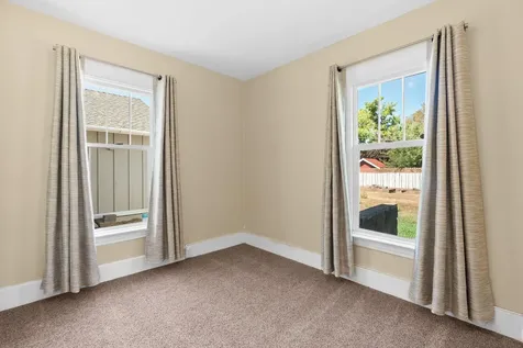 153 SW 3rd Street Redmond OR 97756