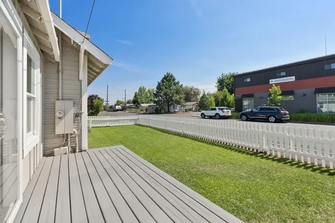 153 SW 3rd Street Redmond OR 97756