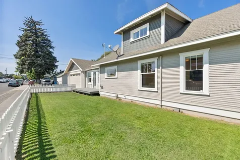153 SW 3rd Street Redmond OR 97756