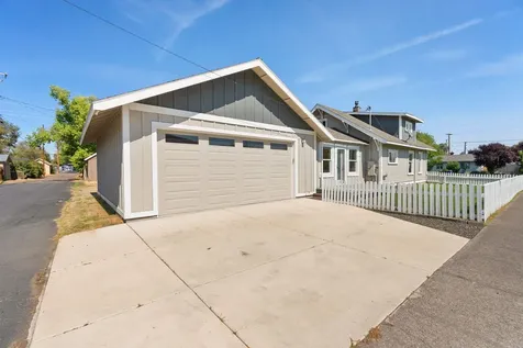 153 SW 3rd Street Redmond OR 97756