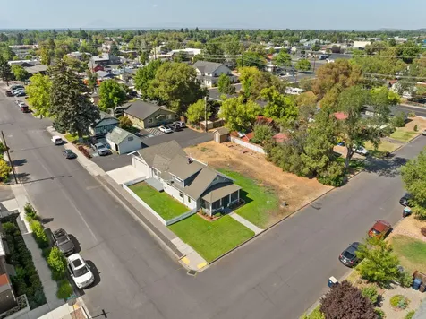 153 SW 3rd Street Redmond OR 97756