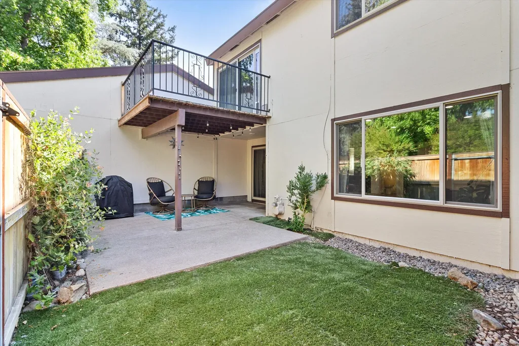 320 Eastwood Drive Medford OR 97504