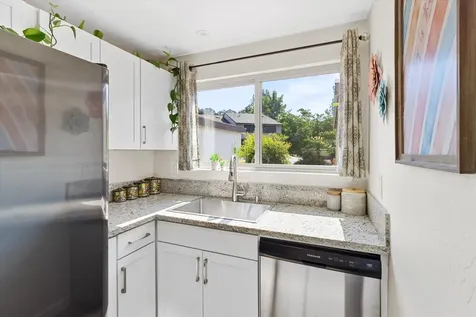 320 Eastwood Drive Medford OR 97504