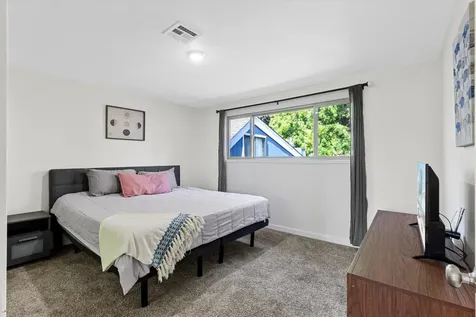 320 Eastwood Drive Medford OR 97504