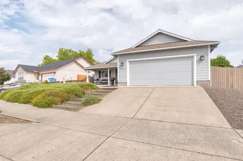 716 Crystal Drive Eagle Point OR 97524