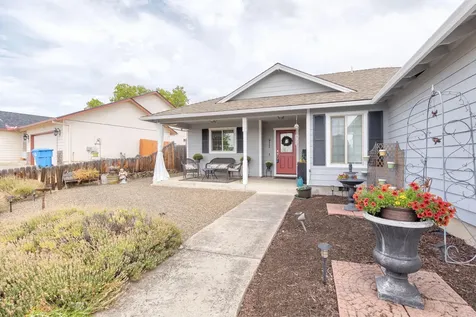 716 Crystal Drive Eagle Point OR 97524