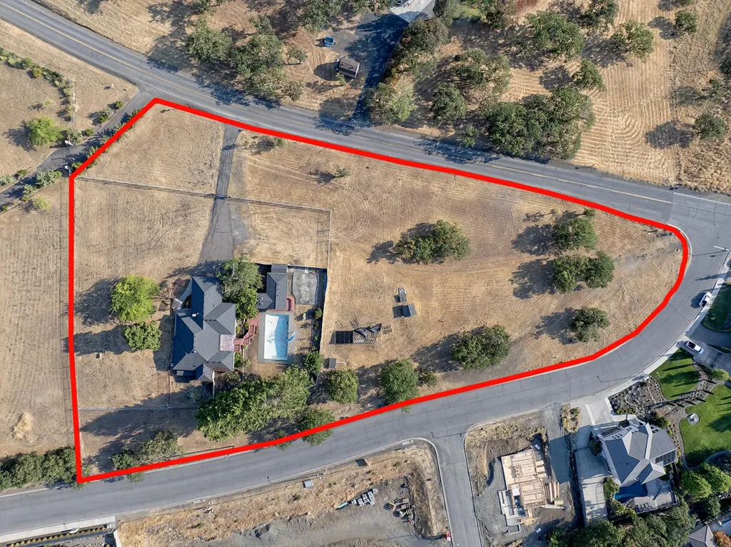 5493 Hillcrest Road Medford OR 97504