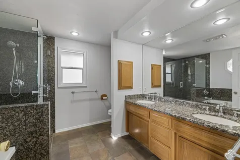 5493 Hillcrest Road Medford OR 97504