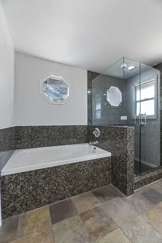 5493 Hillcrest Road Medford OR 97504