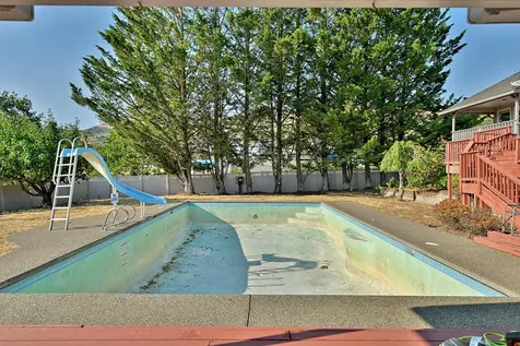 5493 Hillcrest Road Medford OR 97504