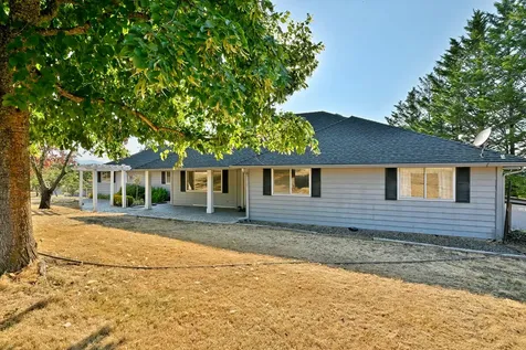 5493 Hillcrest Road Medford OR 97504