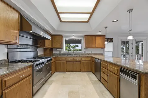 5493 Hillcrest Road Medford OR 97504