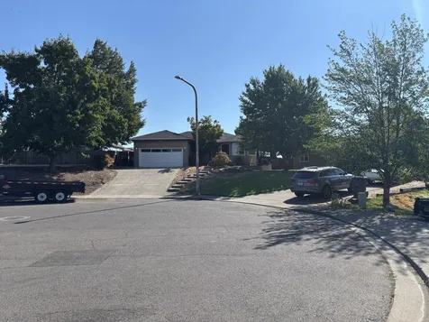2481 Northcrest Circle Medford OR 97504
