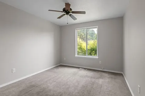1829 NE 7th Street Redmond OR 97756