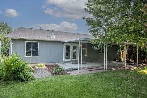 1829 NE 7th Street Redmond OR 97756