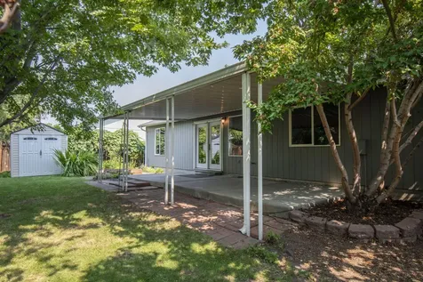 1829 NE 7th Street Redmond OR 97756