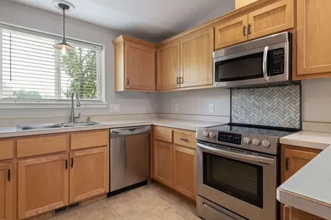 1829 NE 7th Street Redmond OR 97756