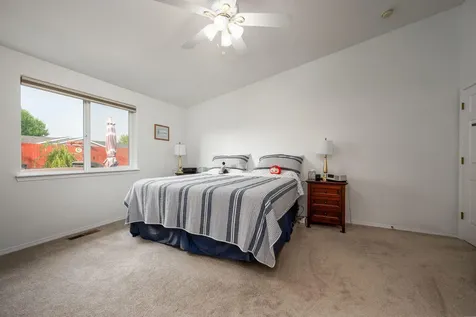 735 NE Oak Place Redmond OR 97756