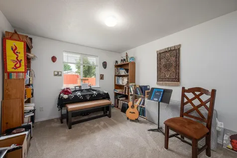 735 NE Oak Place Redmond OR 97756