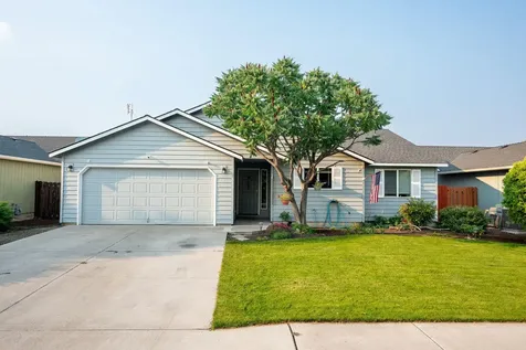 735 NE Oak Place Redmond OR 97756