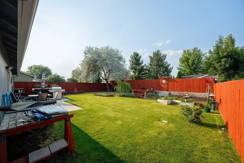735 NE Oak Place Redmond OR 97756