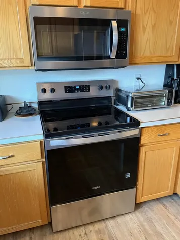 735 NE Oak Place Redmond OR 97756