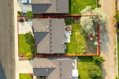 735 NE Oak Place Redmond OR 97756