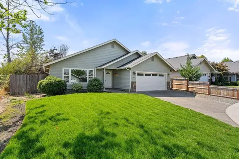 1149 SW Sturgeon Court Grants Pass OR 97527