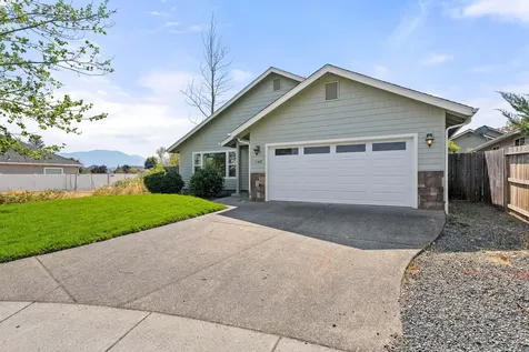 1149 SW Sturgeon Court Grants Pass OR 97527