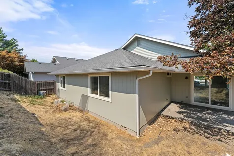 1149 SW Sturgeon Court Grants Pass OR 97527