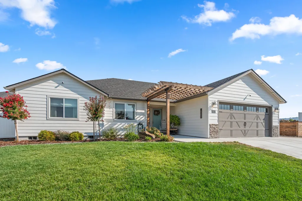 2025 Hondeleau Lane Medford OR 97504