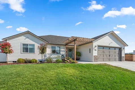 2025 Hondeleau Lane Medford OR 97504
